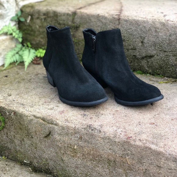 Jessica Simpson Booties - Picture 2 of 5